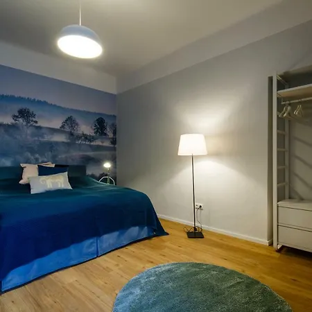 Blue Flat By Grazrentals Location & Free Parking *