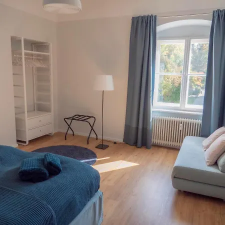 Apartment Blue Flat By Grazrentals Location & Free Parking